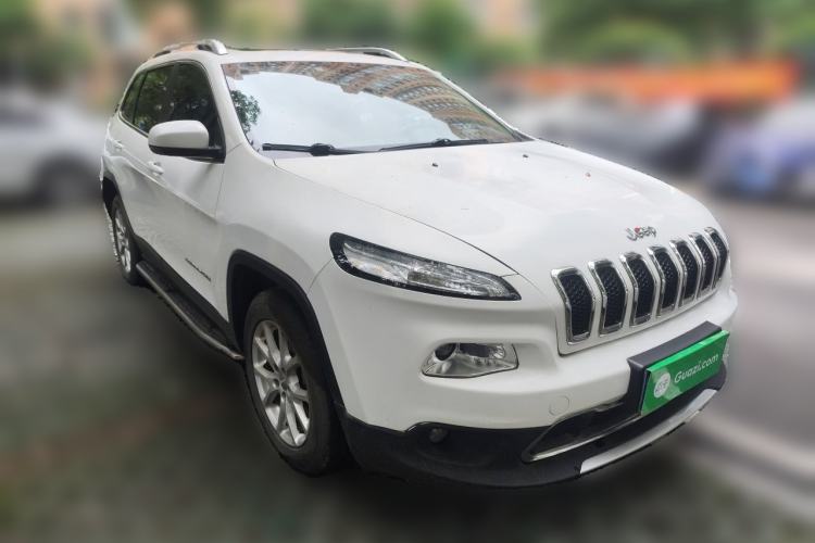 Used Jeep Cherokee 2017 2.0L Superior Edition Exterior 2
