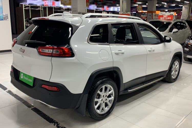 Used Jeep Cherokee 2017 2.4L Leading Edition Exterior 3