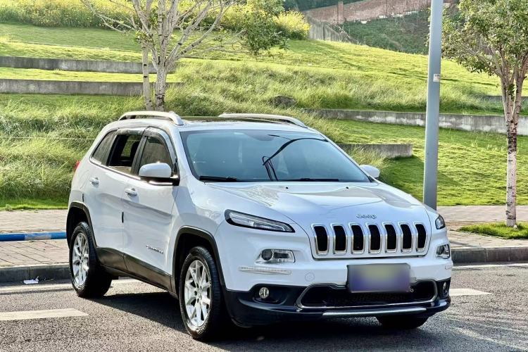 Used Jeep Cherokee 2017 2.4L Leading Edition Exterior 3