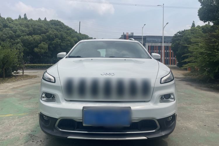 Used Jeep Cherokee 2017 2.0L Superior Edition Exterior 3