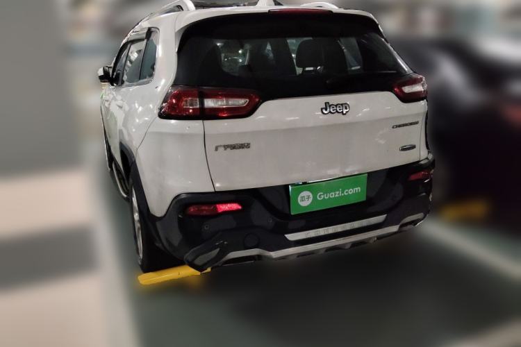 Used Jeep Cherokee 2017 2.4L Leading Edition Exterior 3