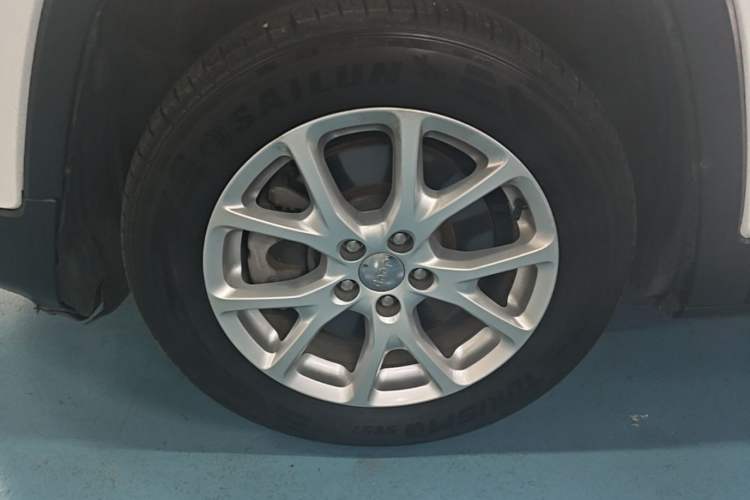Used Jeep Cherokee 2017 2.4L Leading Smart Edition Exterior 4