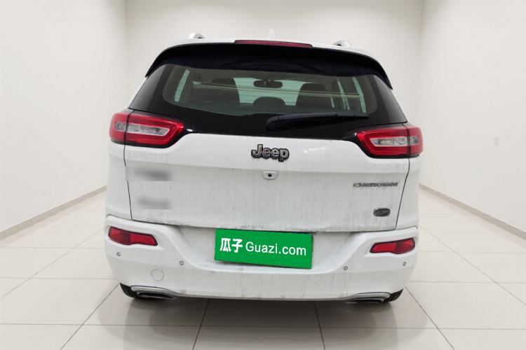 Used Jeep Cherokee 2017 2.4L Professional Smart Edition Exterior 4