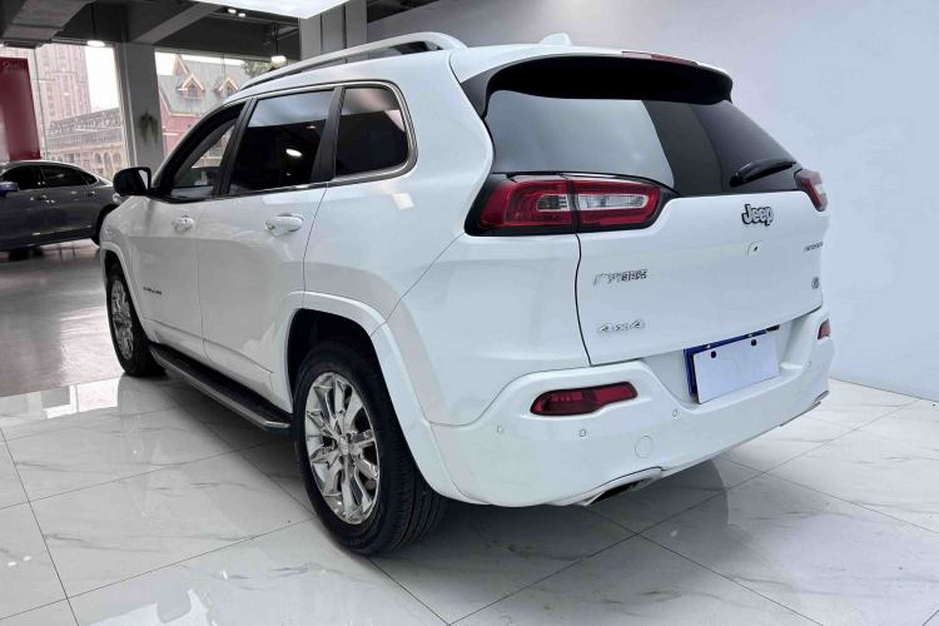 Used Jeep Cherokee 2017 2.4L Superior Edition Exterior 4