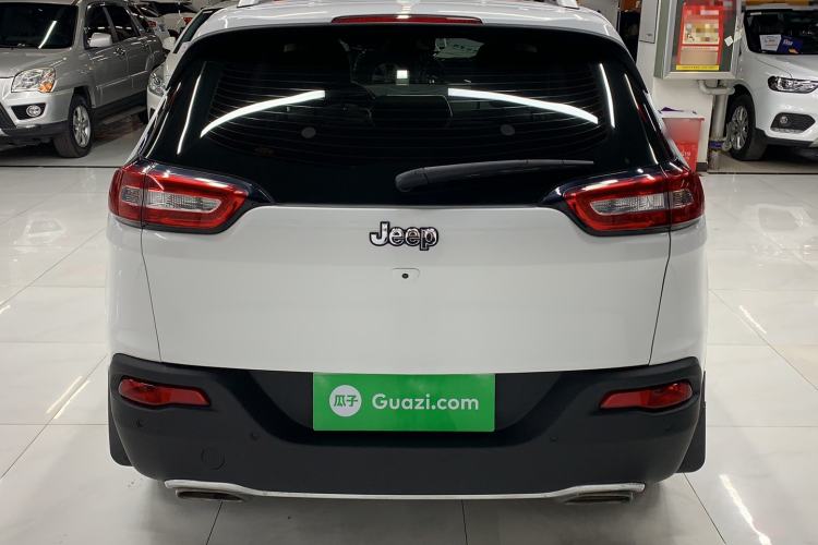 Used Jeep Cherokee 2017 2.4L Leading Edition Exterior 4