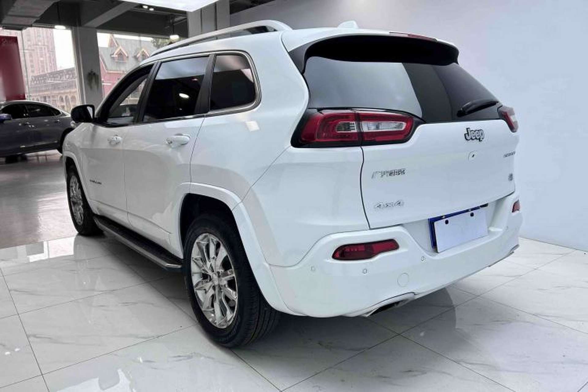 Used Jeep Cherokee 2017 2.4L Superior Edition Exterior 4