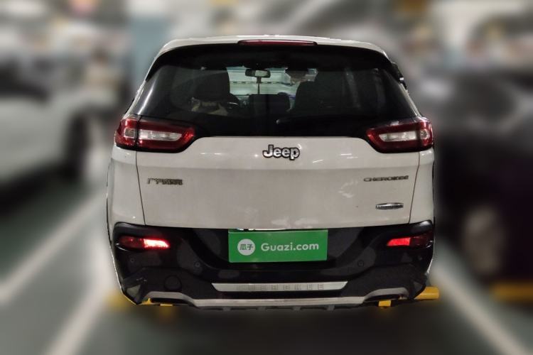 Used Jeep Cherokee 2017 2.4L Leading Edition Exterior 4