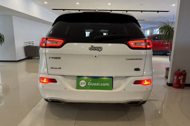 Used Jeep Cherokee 2017 2.4L Excellence Edition Exterior 4