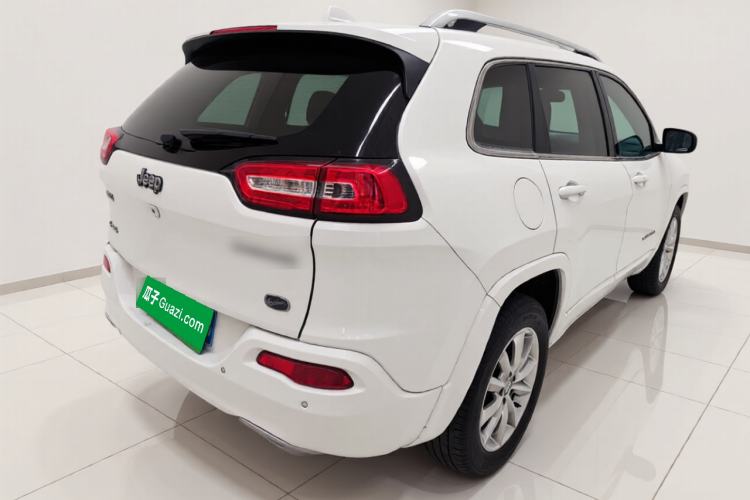 Used Jeep Cherokee 2017 2.4L Professional Smart Edition Exterior 5