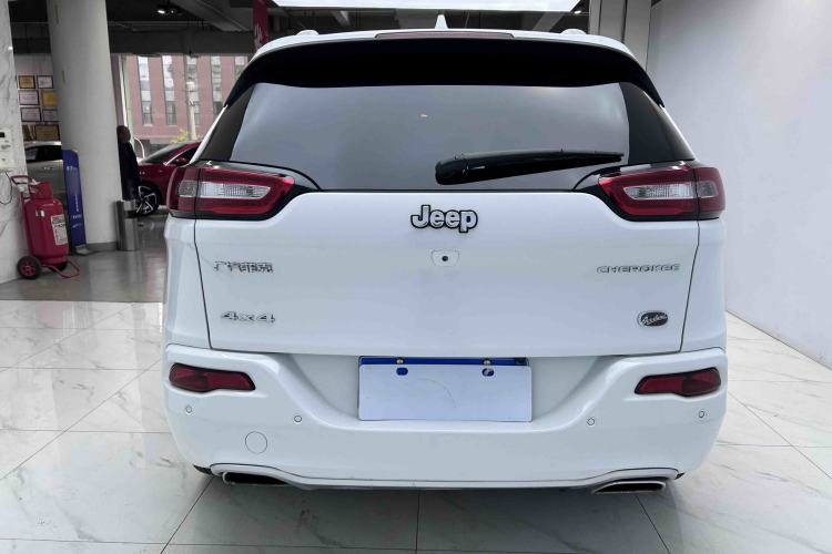 Used Jeep Cherokee 2017 2.4L Superior Edition Exterior 5