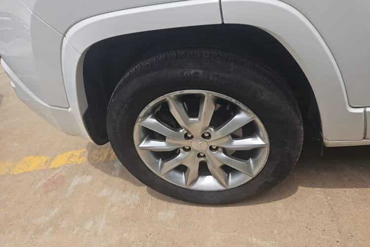 Used Jeep Cherokee 2017 2.4L Excellence Edition Exterior 5