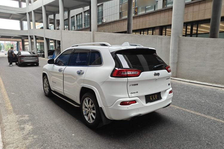 Used Jeep Cherokee 2017 2.4L Professional Smart Edition Exterior 5
