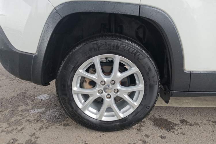 Used Jeep Cherokee 2017 2.0L Superior Edition Exterior 5