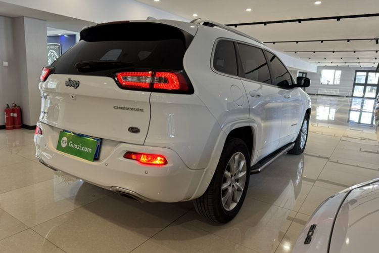 Used Jeep Cherokee 2017 2.4L Excellence Edition Exterior 5