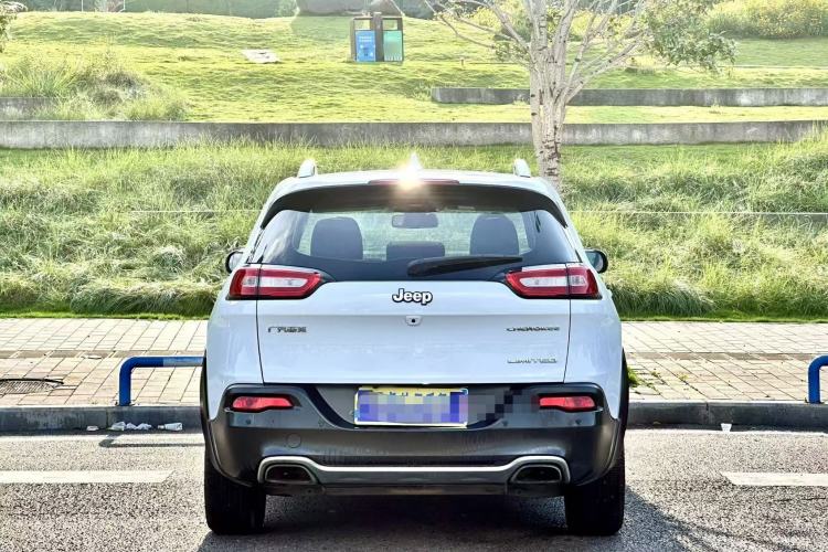 Used Jeep Cherokee 2017 2.4L Leading Edition Exterior 6