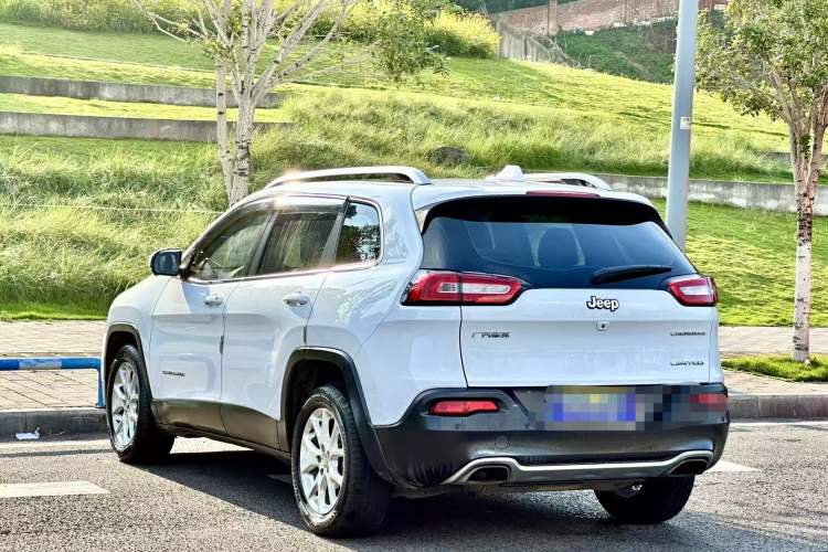 Used Jeep Cherokee 2017 2.4L Leading Edition Exterior 7