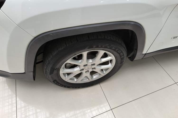 Used Jeep Cherokee 2017 2.0L Superior Edition Exterior 7