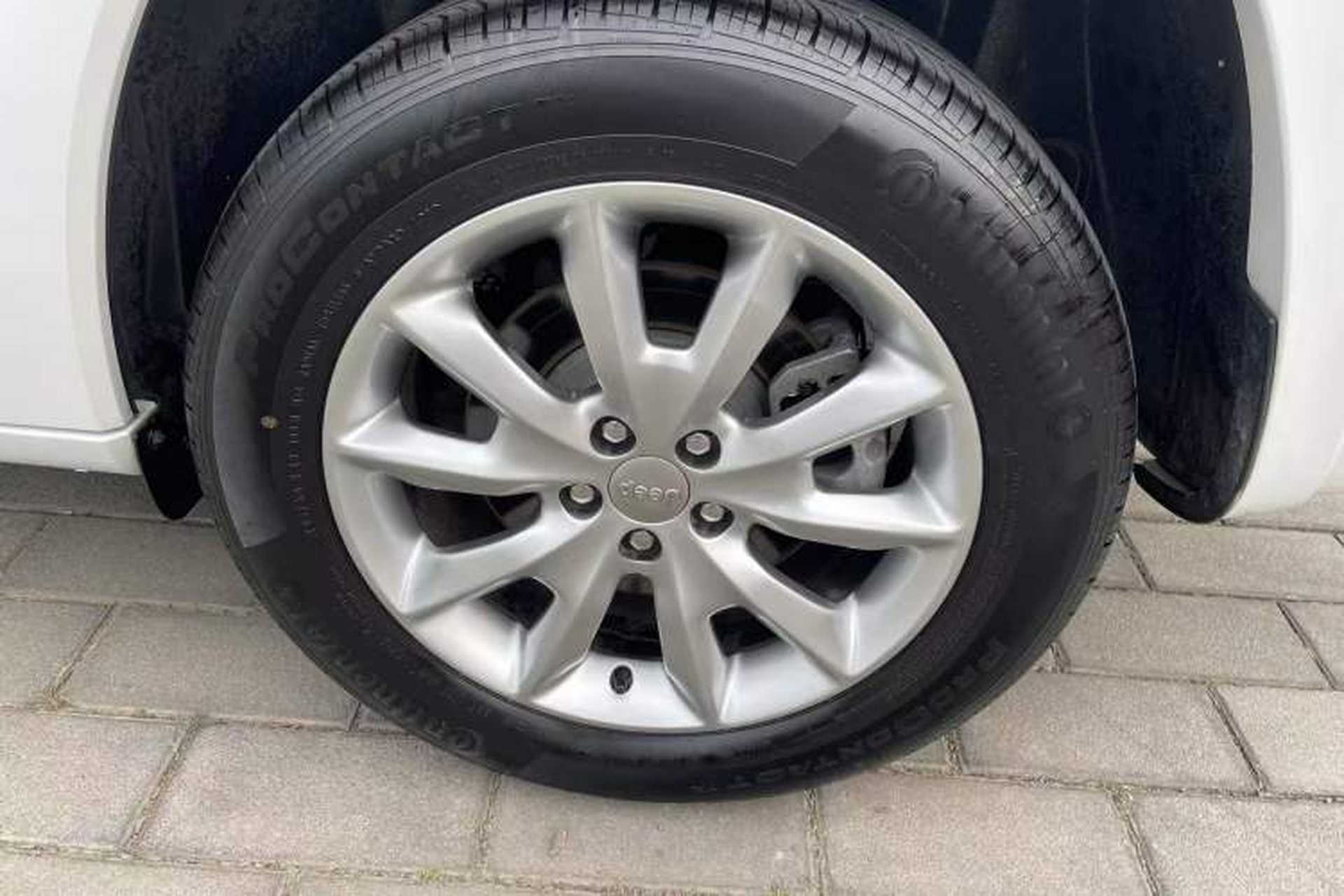 Used Jeep Cherokee 2017 2.4L Professional Edition Exterior 9