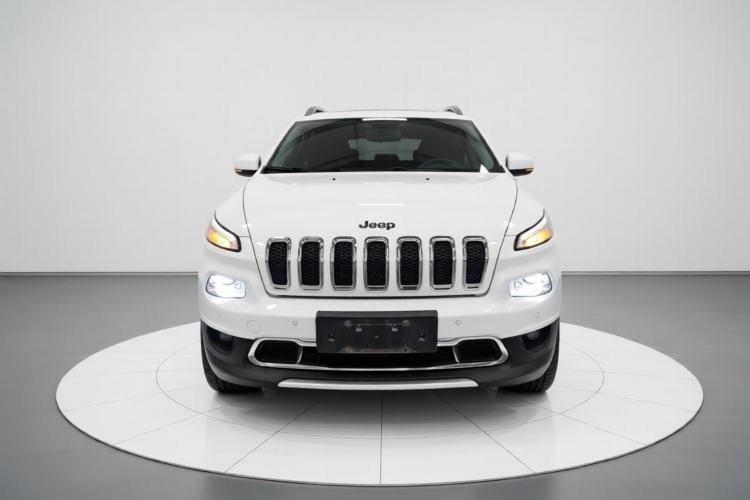 Used Jeep Cherokee 2017 2.0L Superior Edition Front