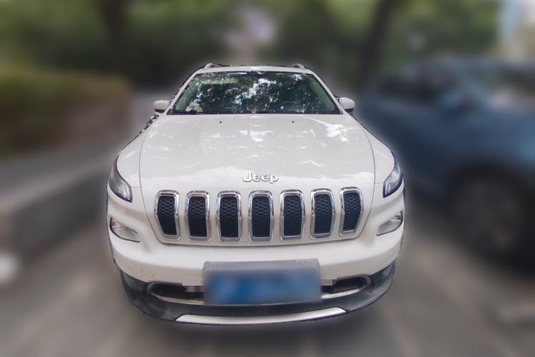 Used Jeep Cherokee 2017 2.0L Superior Edition Front