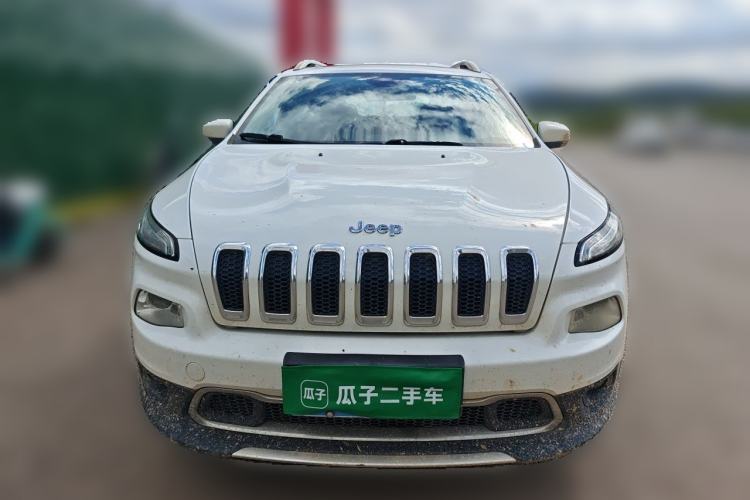 Used Jeep Cherokee 2017 2.0L Superior Edition Front