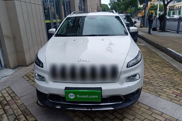 Used Jeep Cherokee 2017 2.0L Superior Edition Front