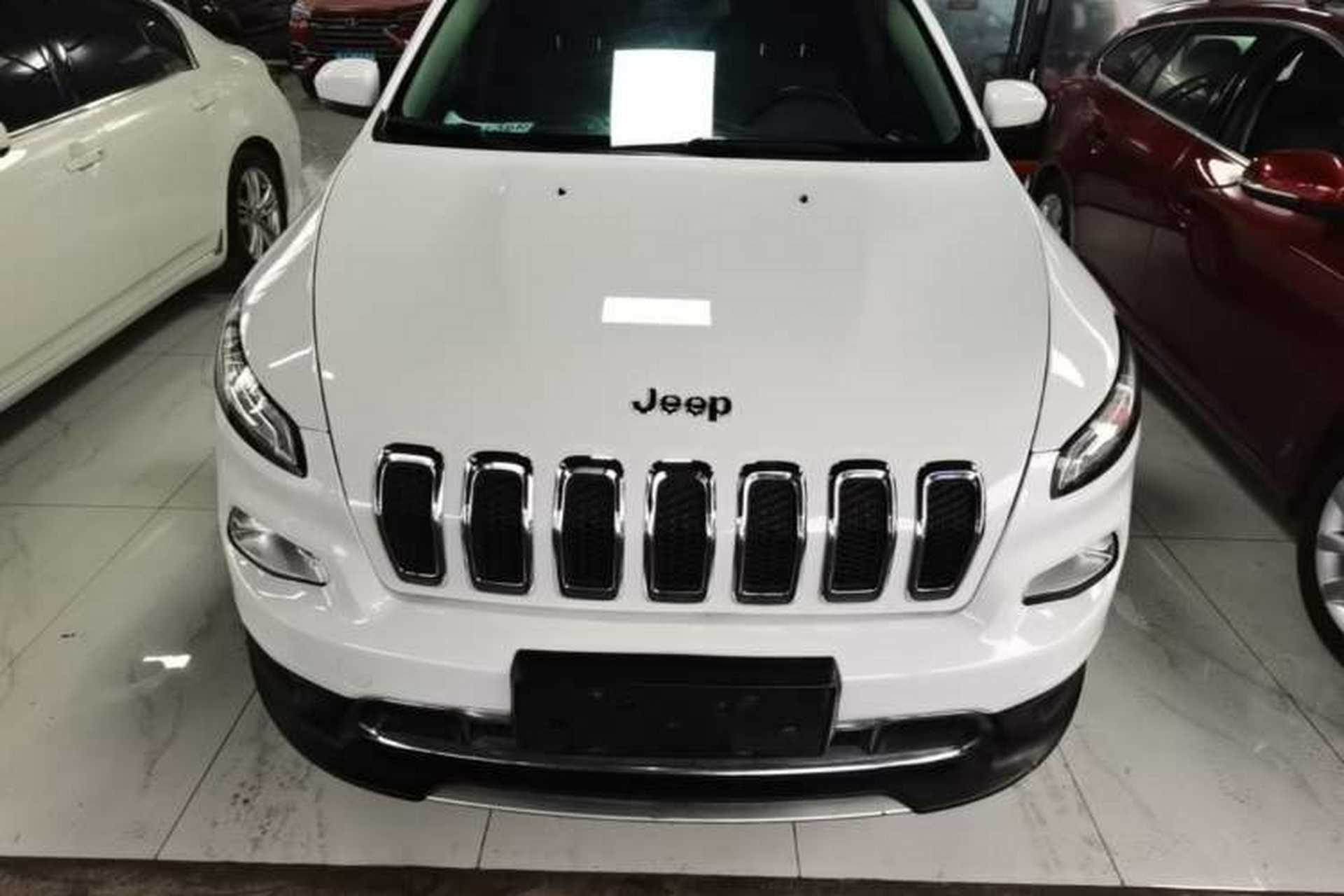 Used Jeep Cherokee 2017 2.0L Superior Edition Front