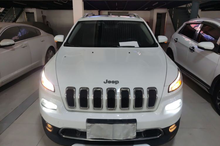 Used Jeep Cherokee 2017 2.4L Leading Smart Edition Front