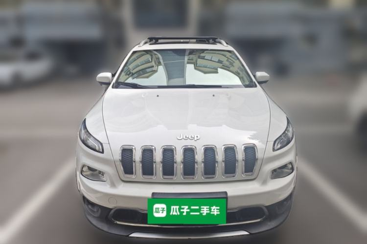 Used Jeep Cherokee 2017 2.0L Superior Edition Front