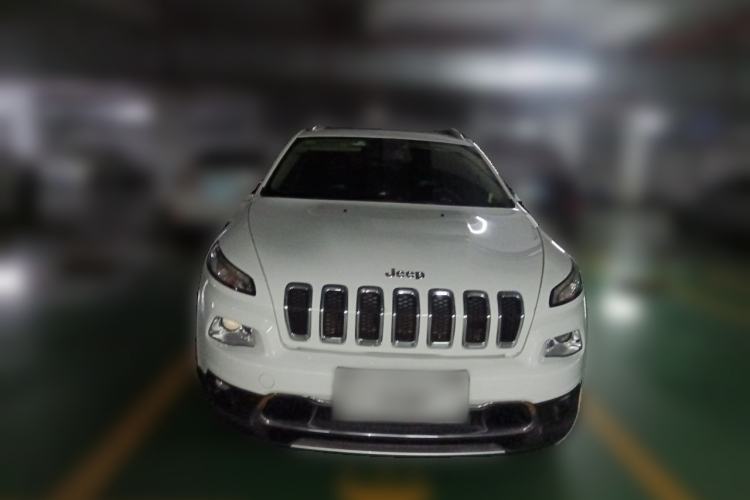 Used Jeep Cherokee 2017 2.0L Superior Edition Front