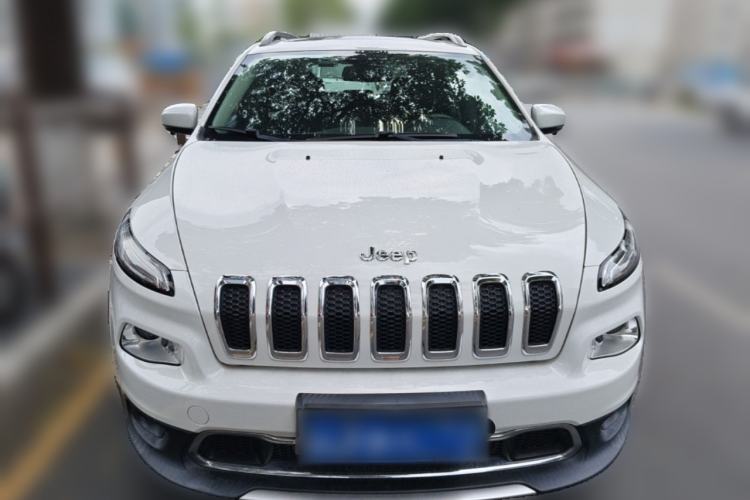 Used Jeep Cherokee 2017 2.0L Superior Edition Front