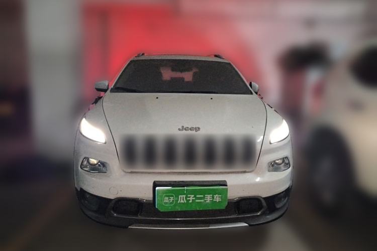 Used Jeep Cherokee 2017 2.0L Superior Edition Front