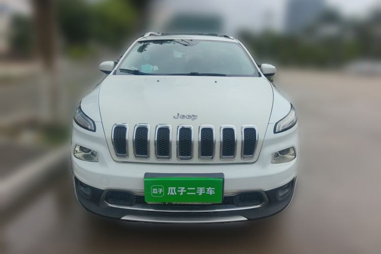Used Jeep Cherokee 2017 2.0L Superior Edition Front