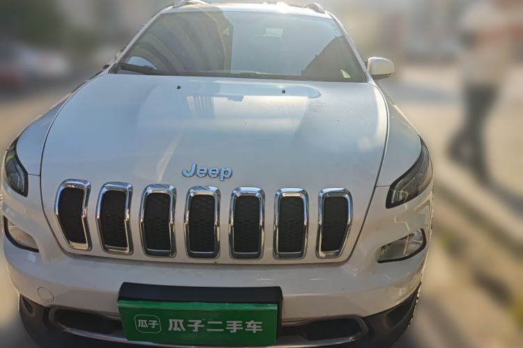 Used Jeep Cherokee 2017 2.0L Superior Edition Front