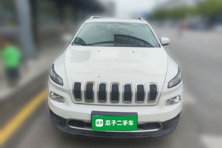 Used Jeep Cherokee 2017 2.0L Superior Edition Front