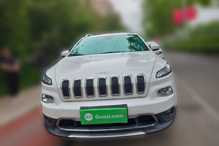 Used Jeep Cherokee 2017 2.0L Superior Edition Front