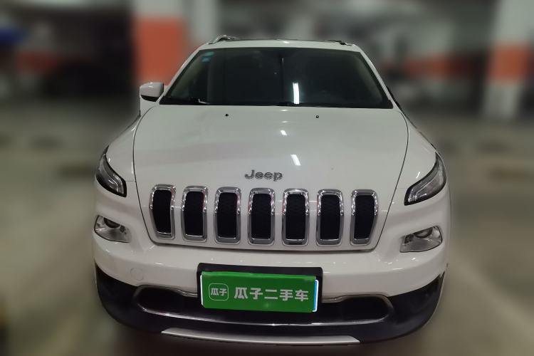 Used Jeep Cherokee 2017 2.0L Superior Edition Front