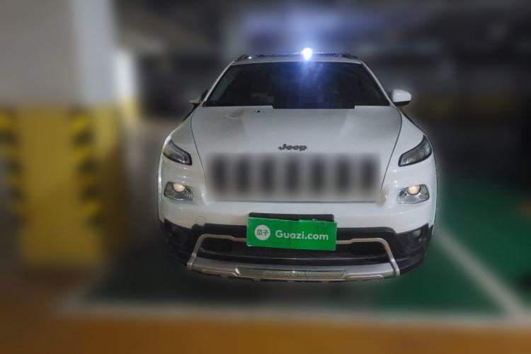 Used Jeep Cherokee 2017 2.0L Superior Edition Front