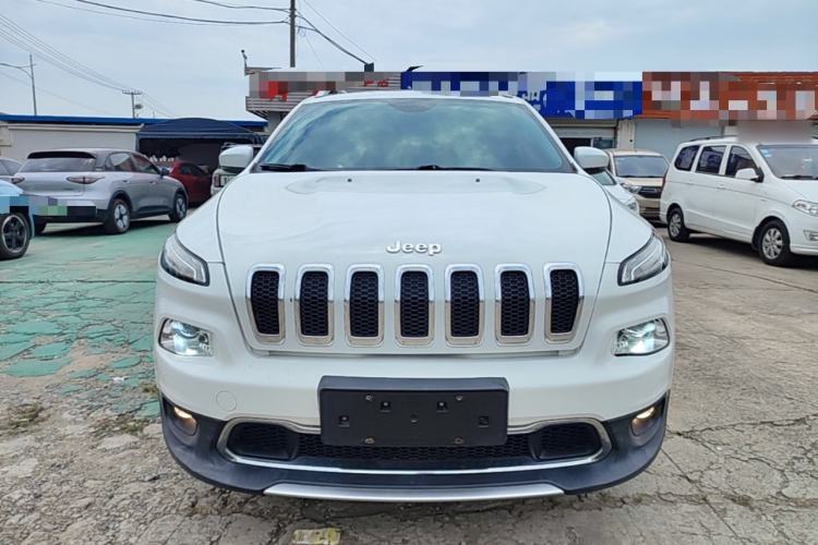 Used Jeep Cherokee 2017 2.0L Superior Edition Front