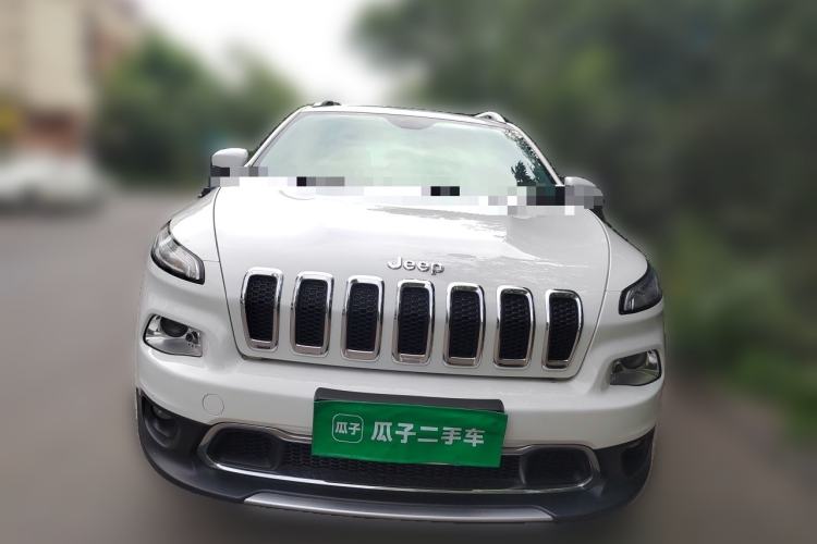 Used Jeep Cherokee 2017 2.0L Superior Edition Front