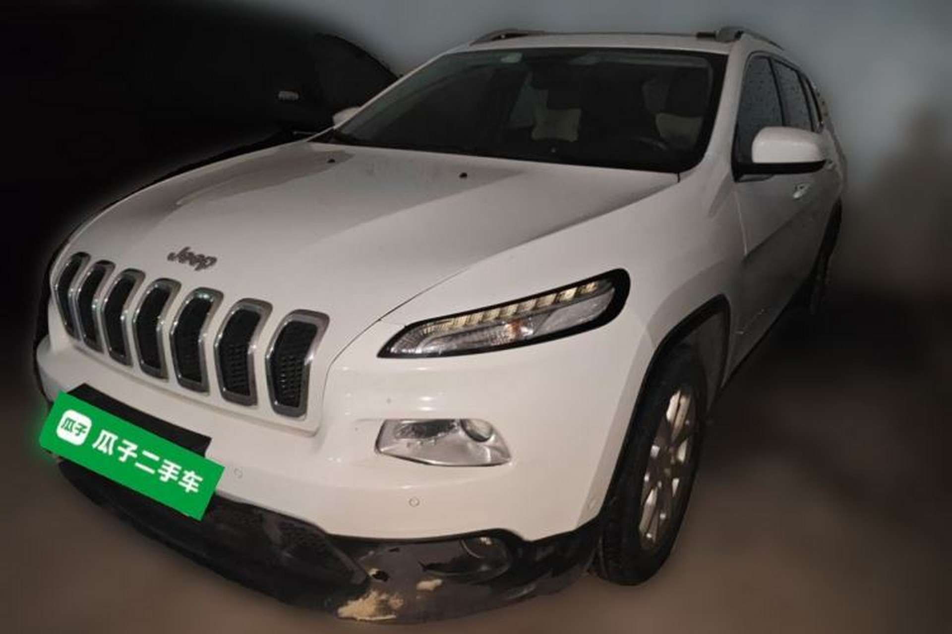 Used Jeep Cherokee 2017 2.0L Superior Edition Front Left 45 Deg