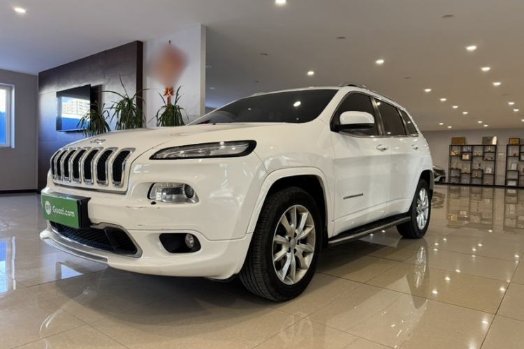 Used Jeep Cherokee 2017 2.4L Excellence Edition Front Left 45 Deg