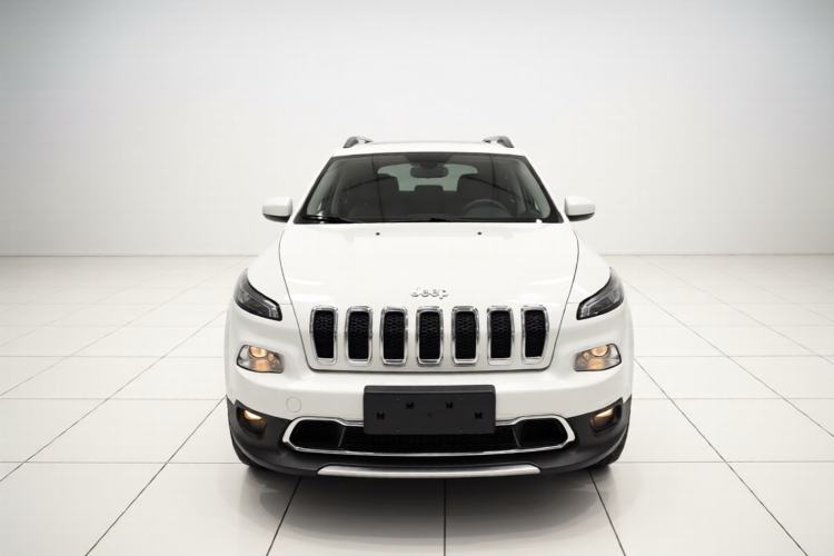 Used Jeep Cherokee 2017 2.0L Superior Edition Front