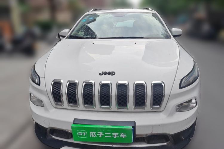 Used Jeep Cherokee 2017 2.0L Superior Edition Front