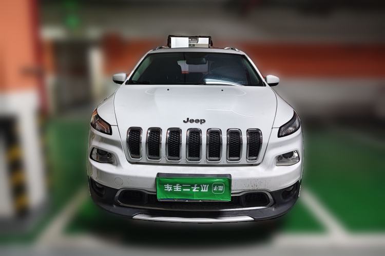 Used Jeep Cherokee 2017 2.0L Superior Edition Front