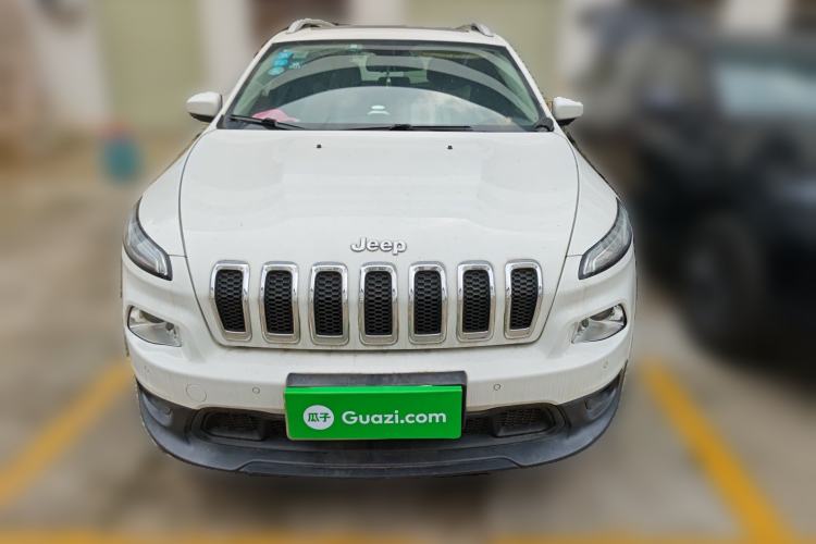 Used Jeep Cherokee 2017 2.0L Superior Edition Front