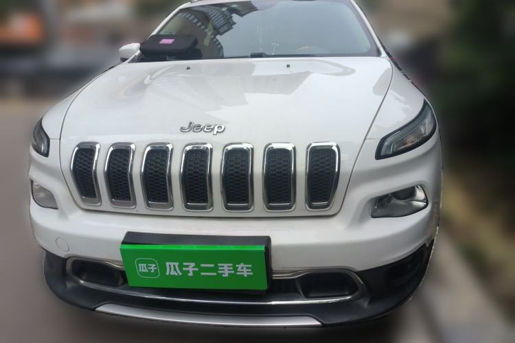Used Jeep Cherokee 2017 2.0L Superior Edition Front
