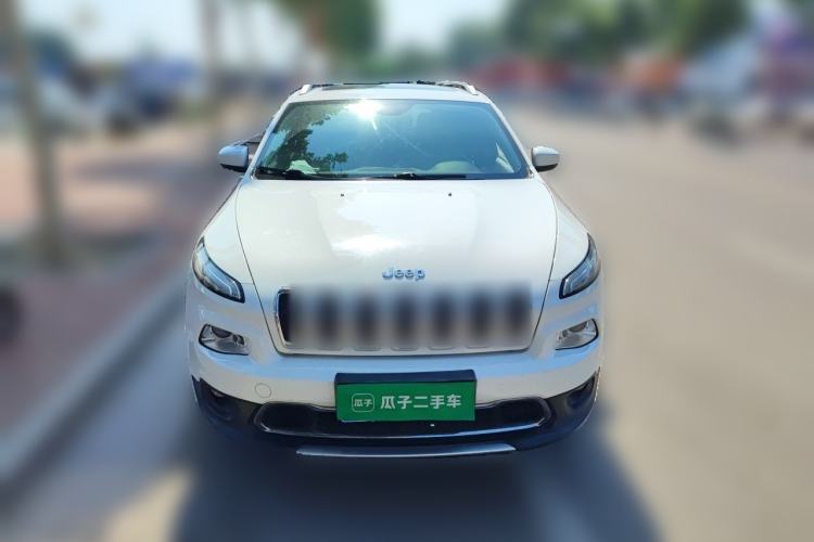 Used Jeep Cherokee 2017 2.0L Superior Edition Front