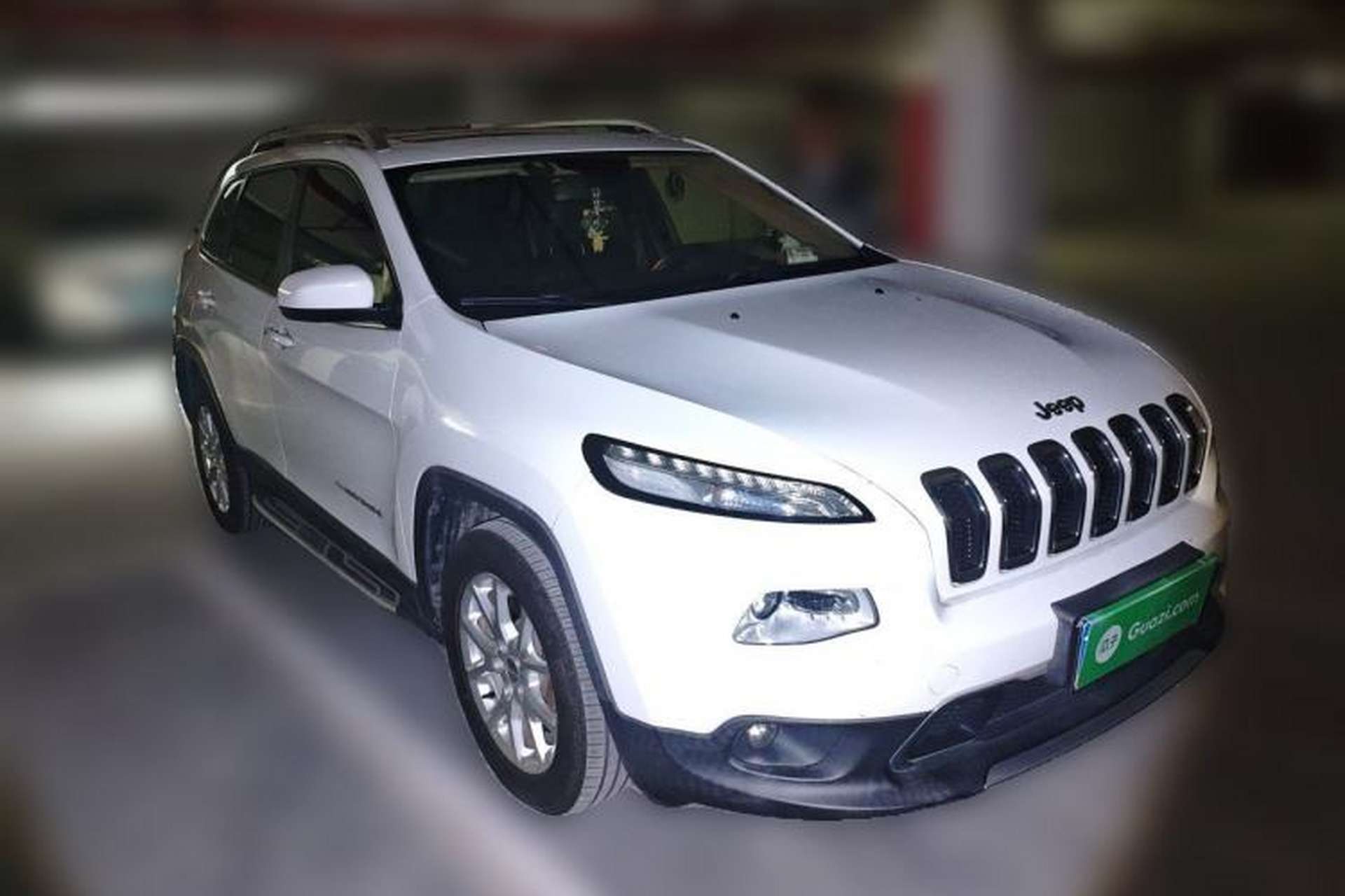 Used Jeep Cherokee 2017 2.0L Superior Edition Front Right 45 Deg