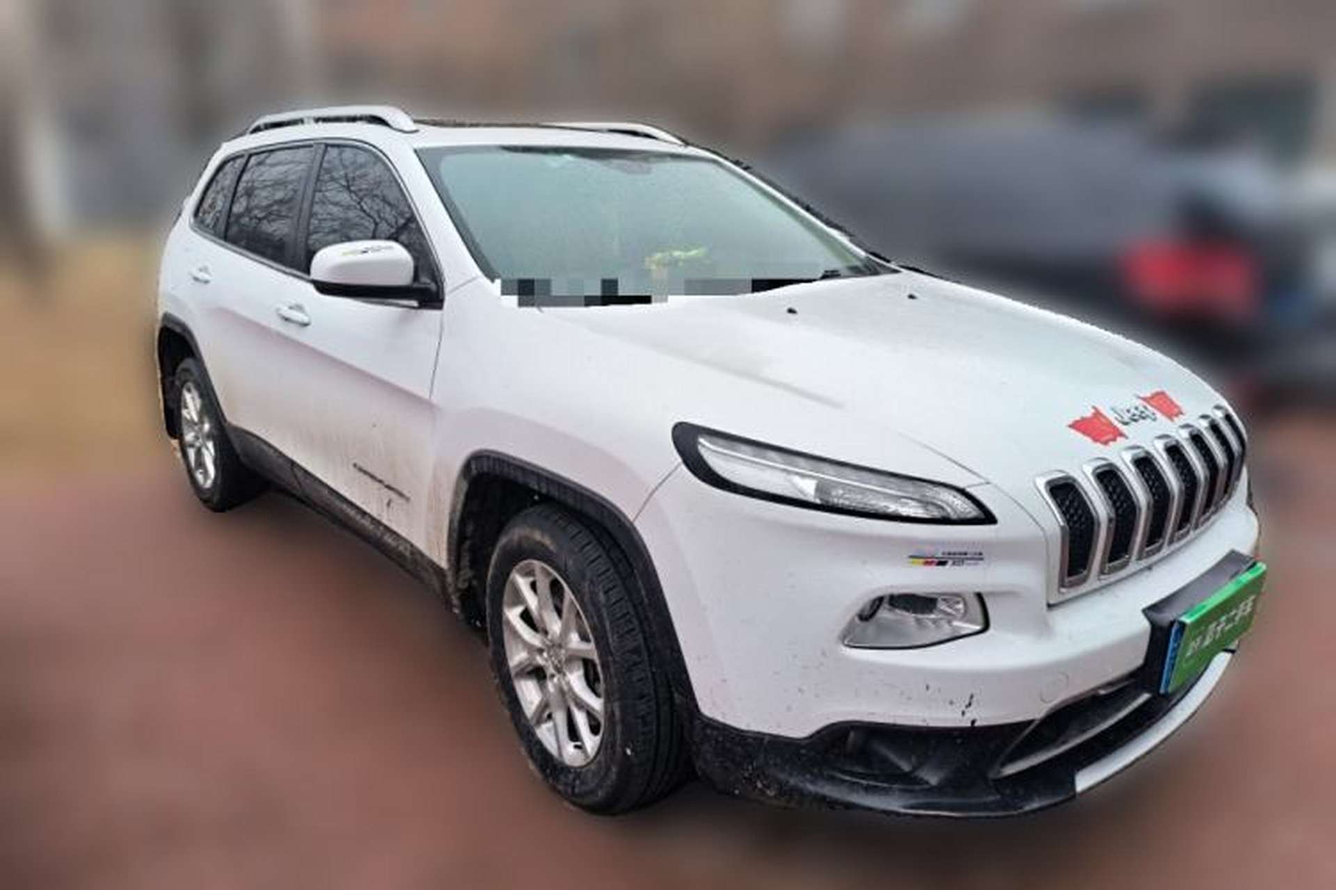 Used Jeep Cherokee 2017 2.0L Superior Edition Front Right 45 Deg